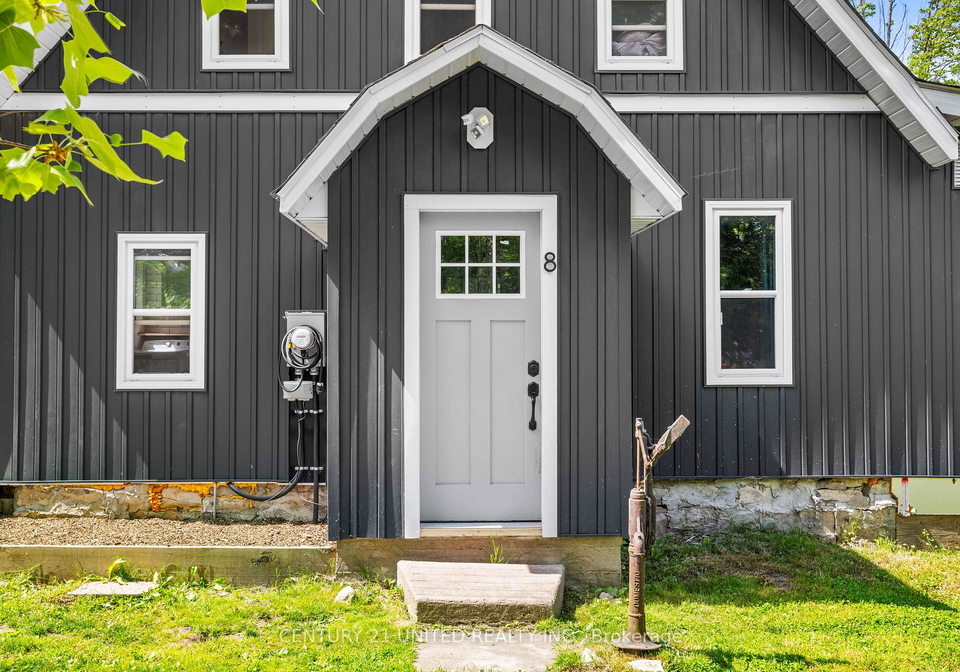 8-library-road-north-kawartha-ontario-x12860566