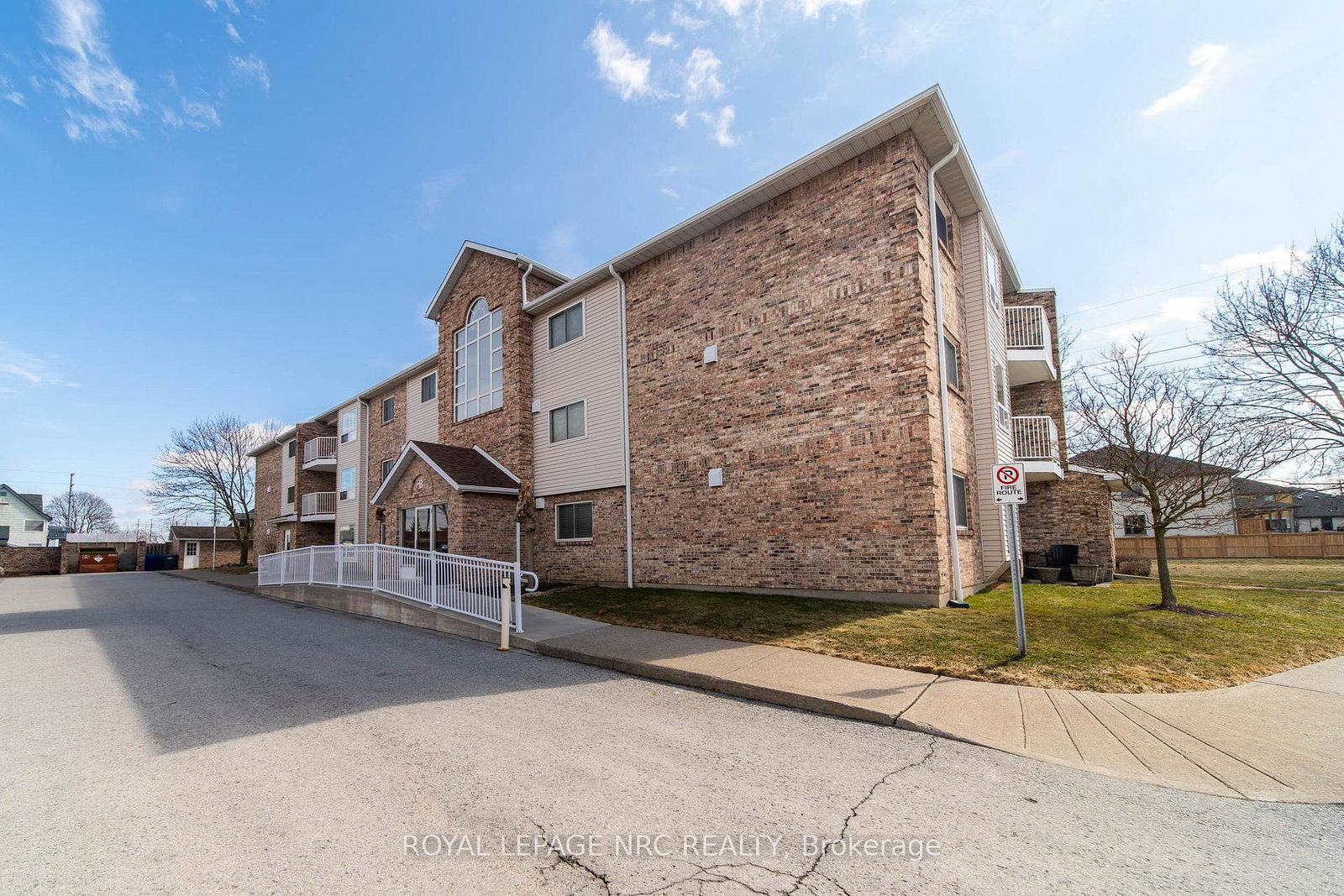 1061-vansickle-road-n-st-catharines-ontario-x12861382