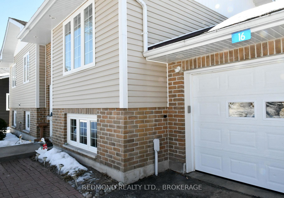 16-frederick-street-lansdowne-village-ontario-x12861444