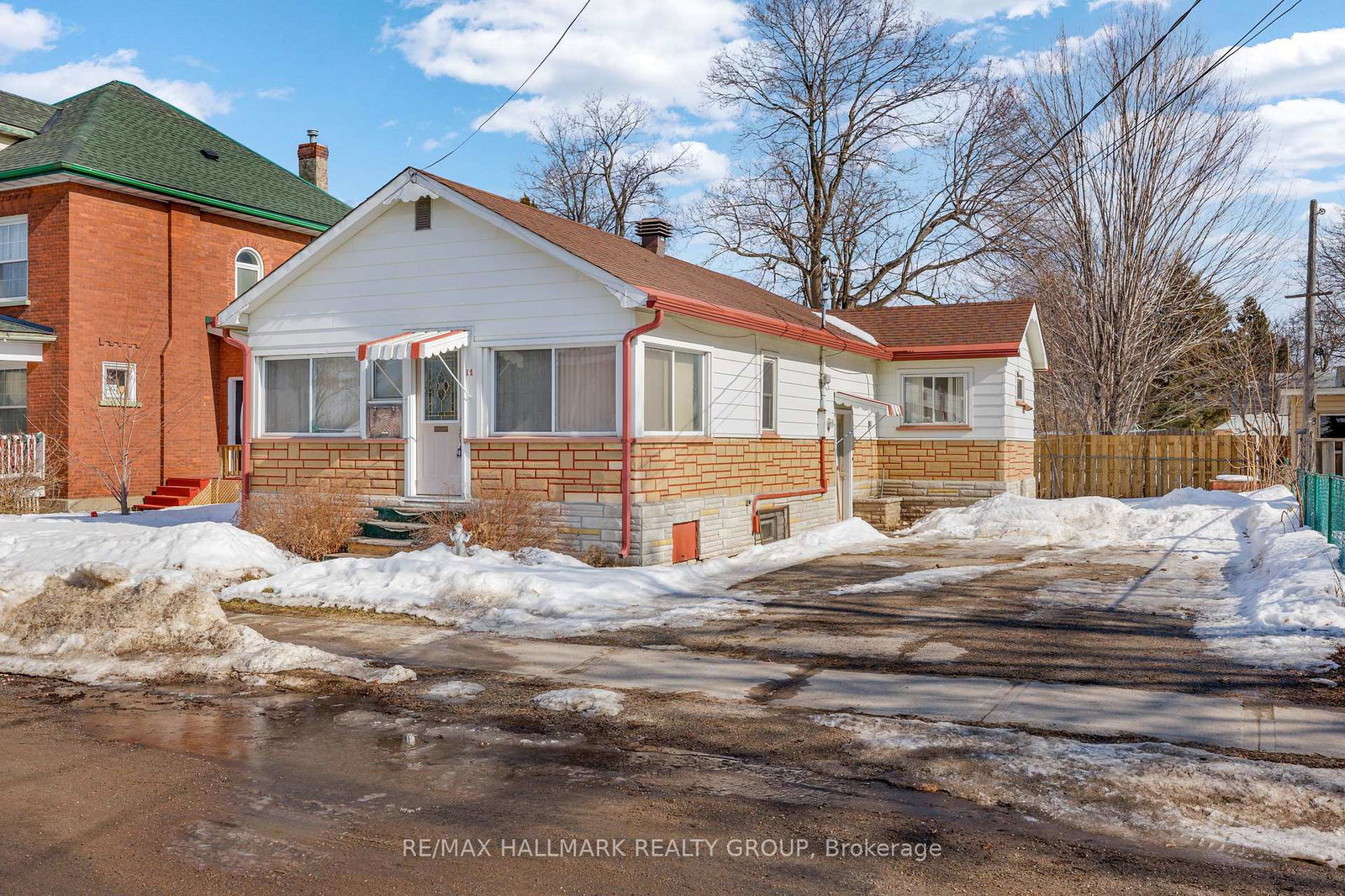 11-maitland-street-smiths-falls-ontario-x12861816