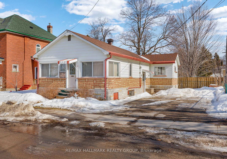 11-maitland-street-smiths-falls-ontario-x12861816