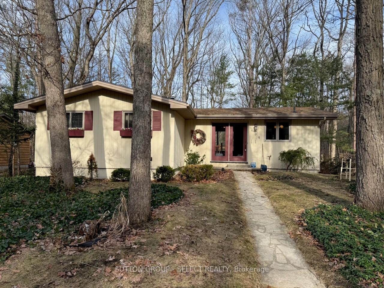 10296-pines-parkway-lambton-shores-ontario-x12862576