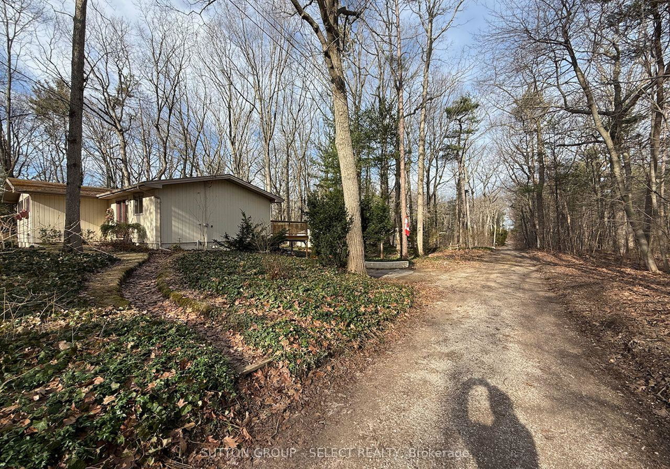 10296-pines-parkway-lambton-shores-ontario-x12862576