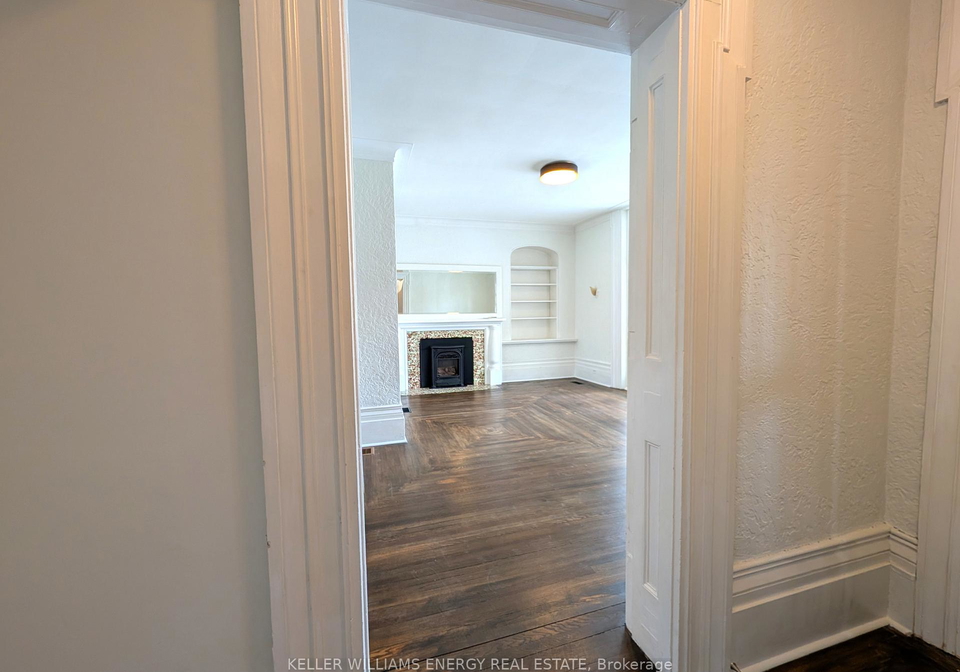 35-king-street-prince-edward-county-ontario-x12862614