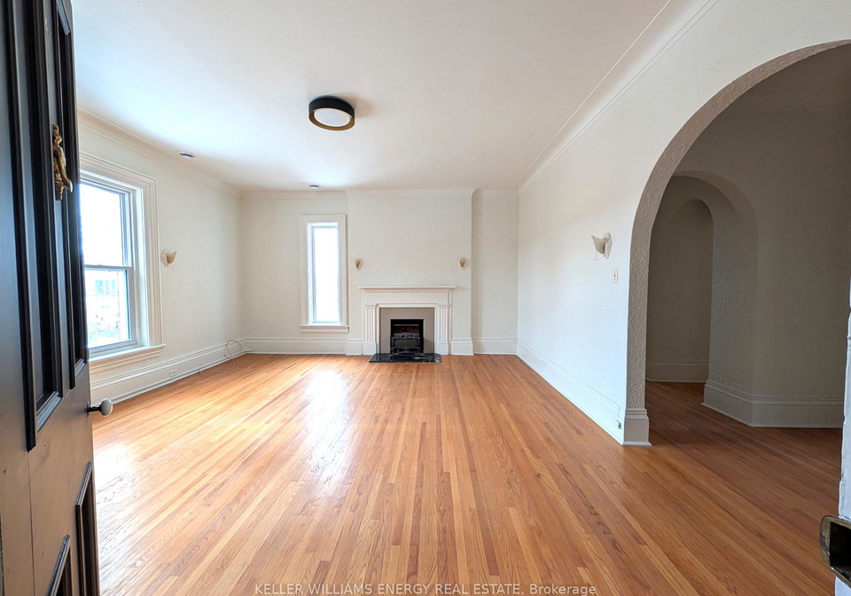 35-king-street-prince-edward-county-ontario-x12862618