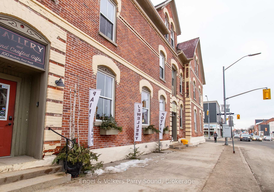 100-muskoka-road-n-gravenhurst-ontario-x12863644