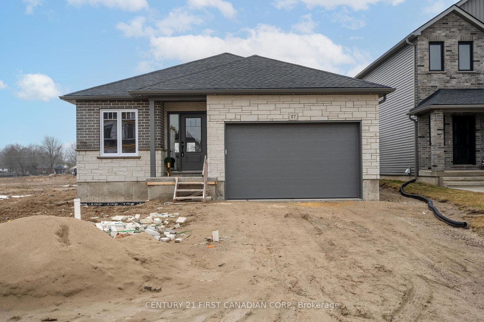 27-sheldabren-street-north-middlesex-ontario-x12863746