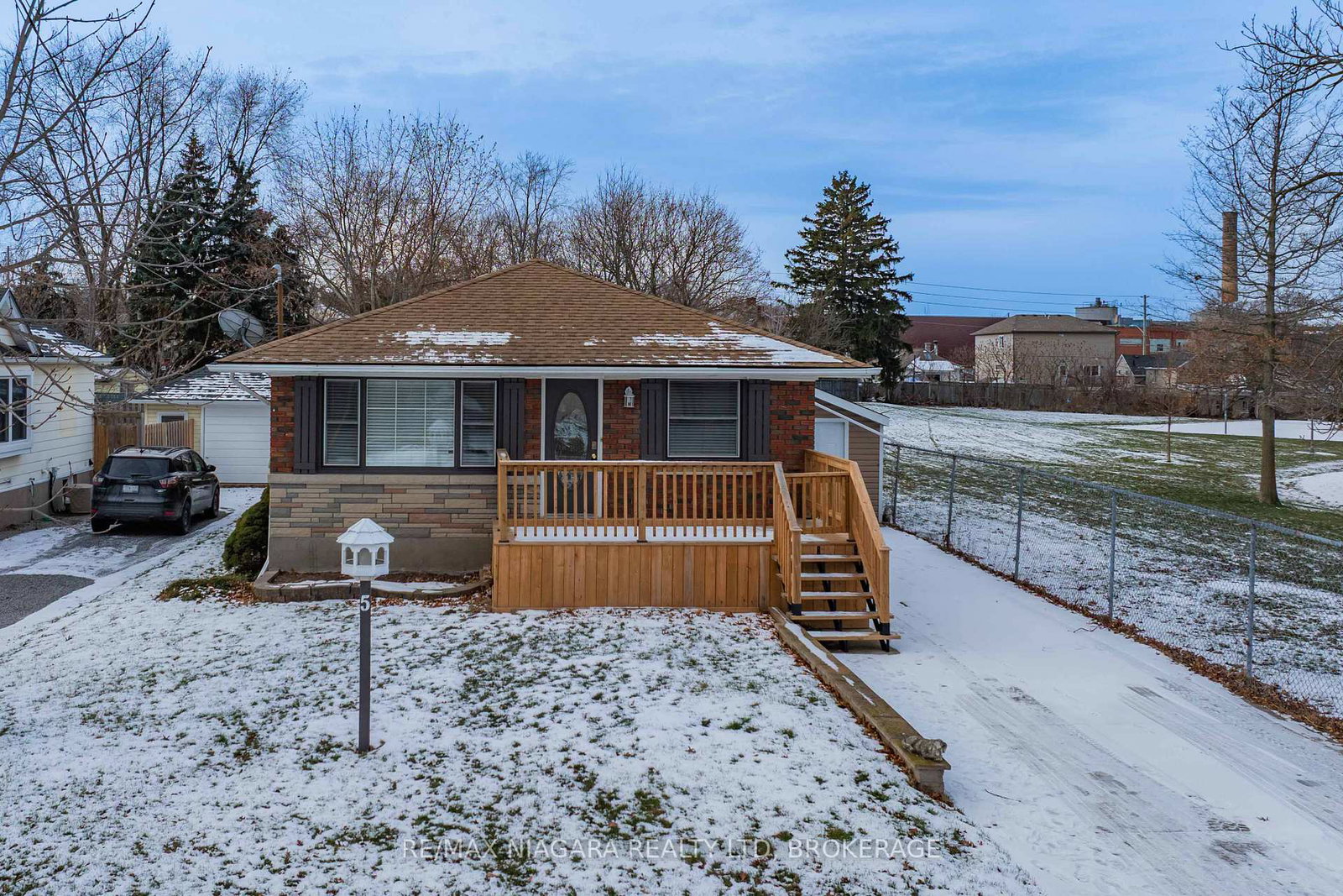 5-st-peter-street-st-catharines-ontario-x12865056