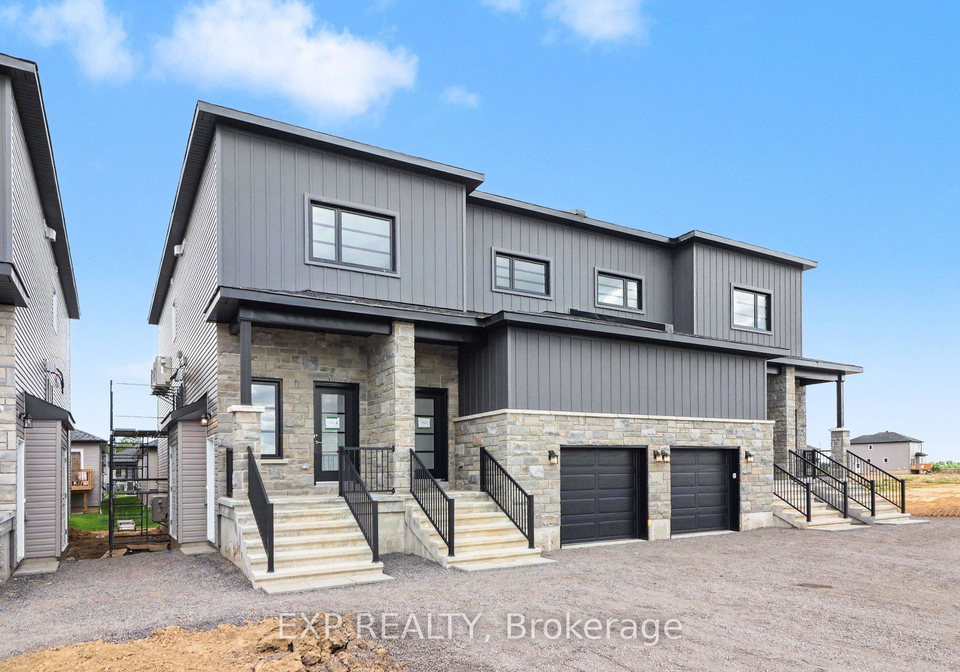 1133-montblanc-crescent-russell-ontario-x12866018