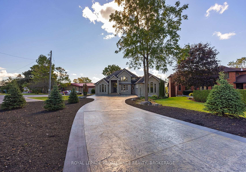 4744-bath-road-loyalist-ontario-x12866654
