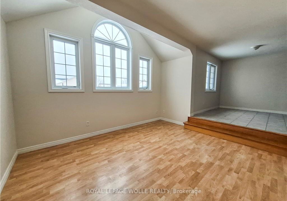 132-udvari-crescent-kitchener-ontario-x12867018