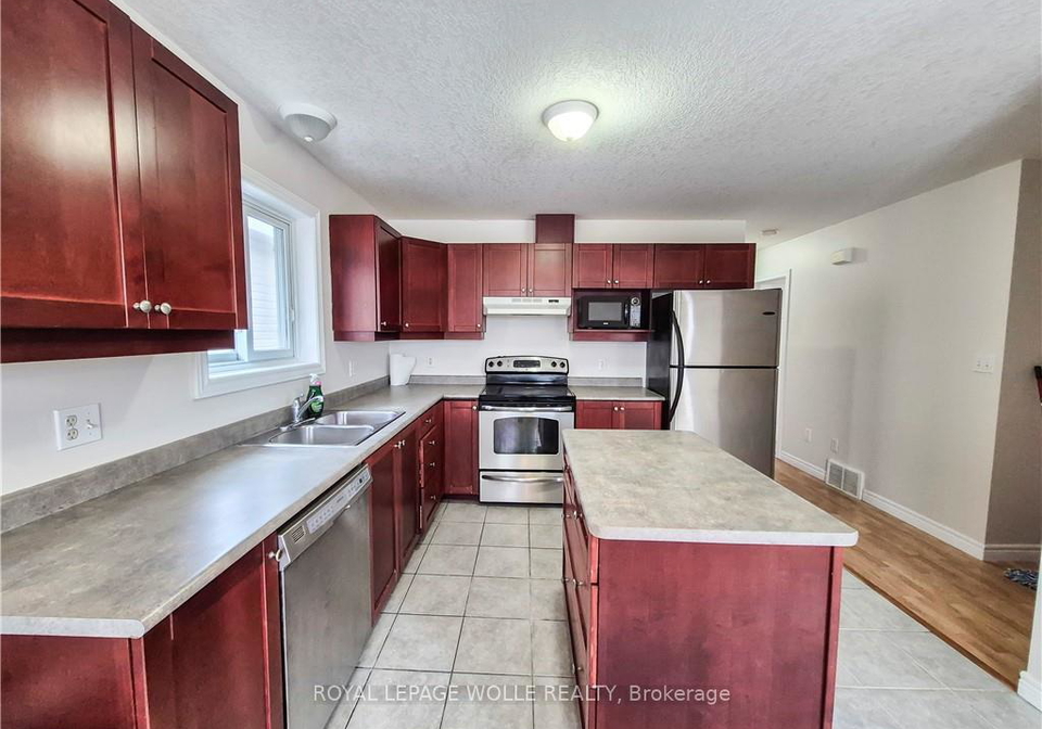 132-udvari-crescent-kitchener-ontario-x12867018