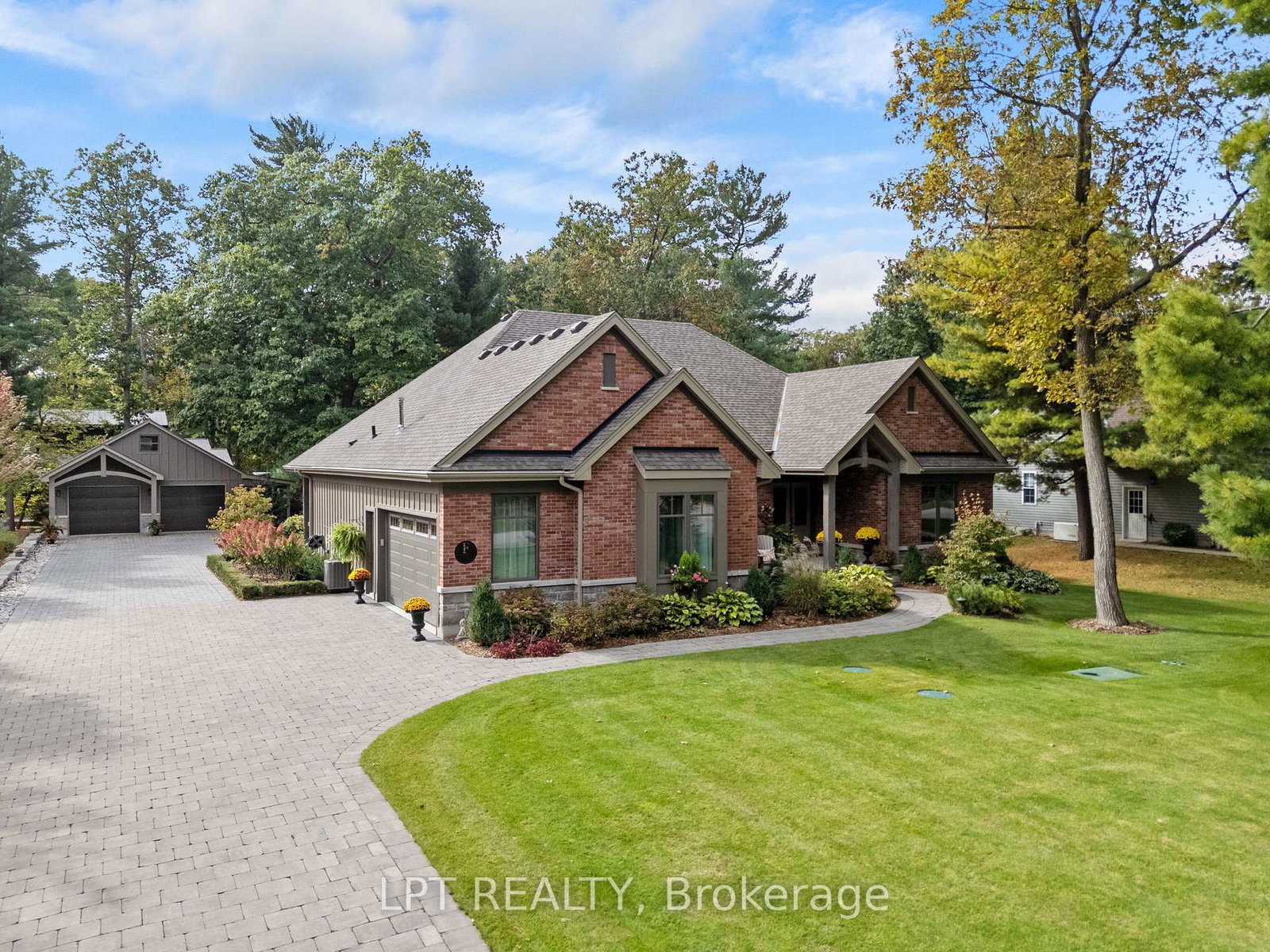 10007-jenna-road-lambton-shores-ontario-x12867258