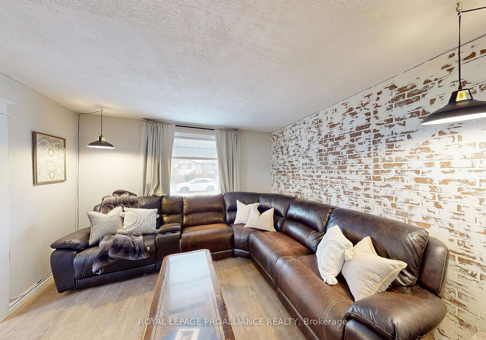 32-mcnichol-avenue-quinte-west-ontario-x12868346
