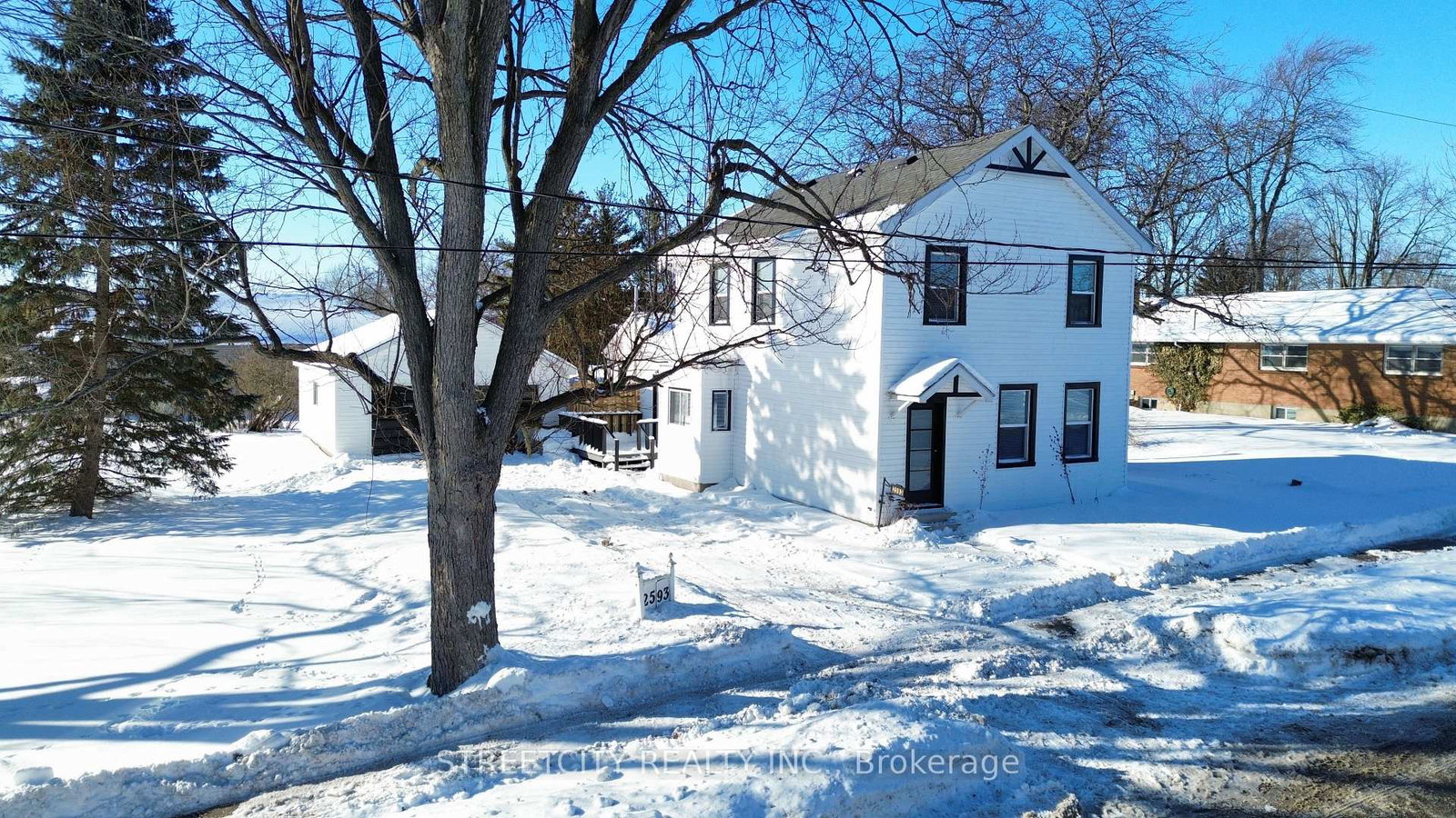 2593-duryee-street-oil-springs-ontario-x12869356