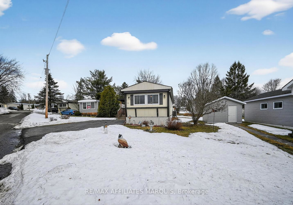 8-saddle-avenue-rideau-lakes-ontario-x12869534