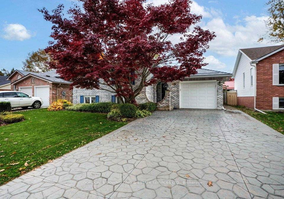 15-forchuk-crescent-quinte-west-ontario-x12869546