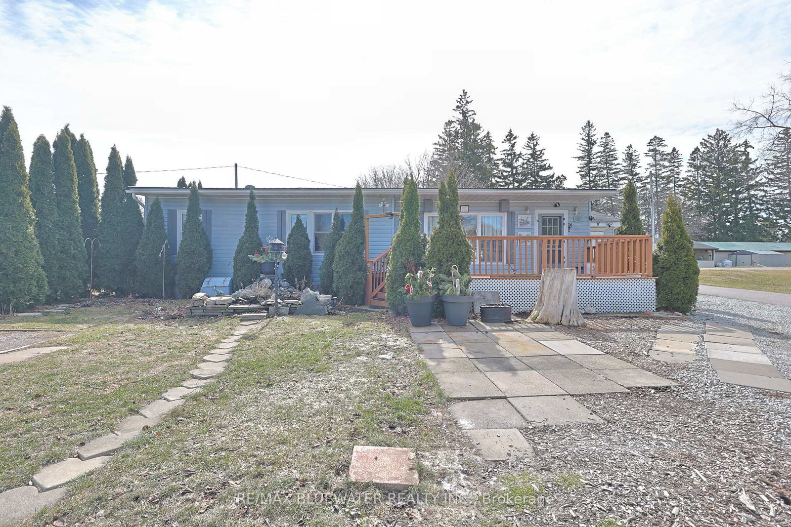 9385-ipperwash-road-lambton-shores-ontario-x12869756