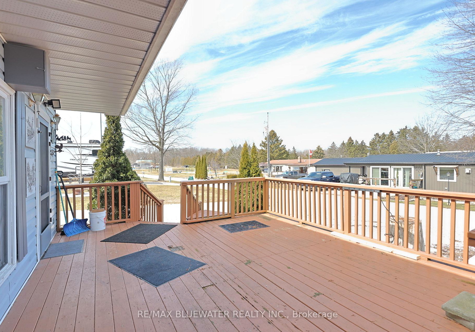9385-ipperwash-road-lambton-shores-ontario-x12869756