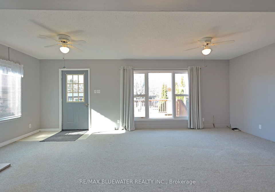 9385-ipperwash-road-lambton-shores-ontario-x12869756
