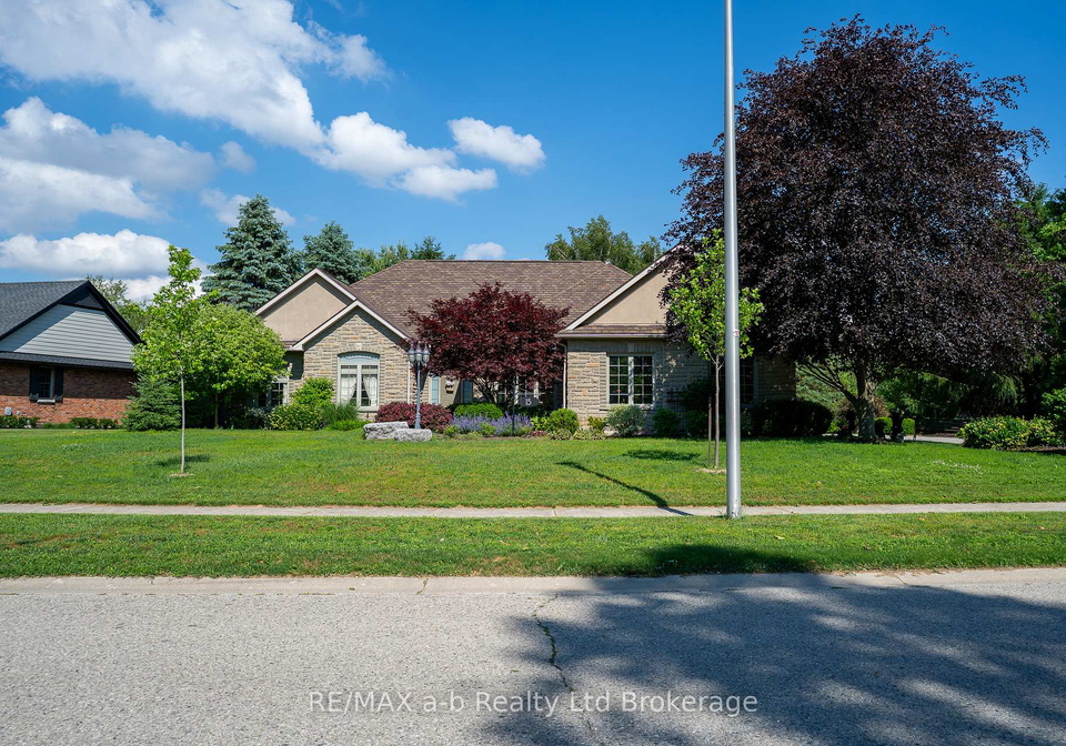 15-otterview-drive-norwich-ontario-x12870016
