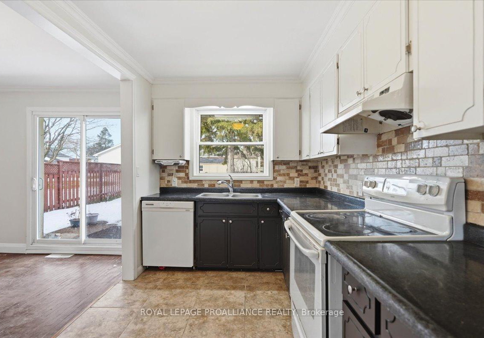 24-gilbert-street-belleville-ontario-x12870368