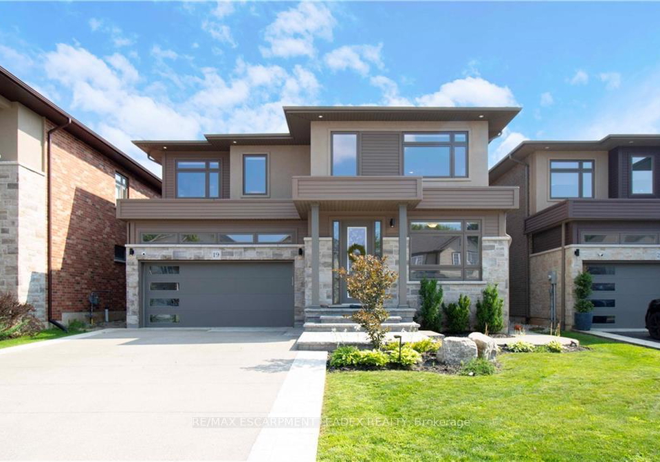 19-secinaro-avenue-hamilton-ontario-x12870714