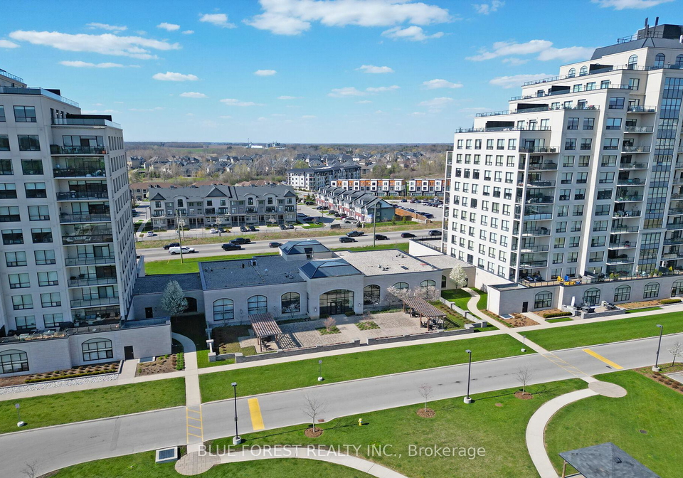 240-villagewalk-boulevard-london-north-ontario-x12871268