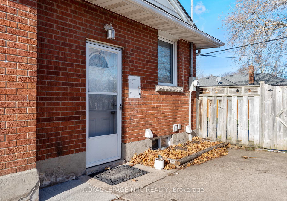 11-broadmore-avenue-st-catharines-ontario-x12871516