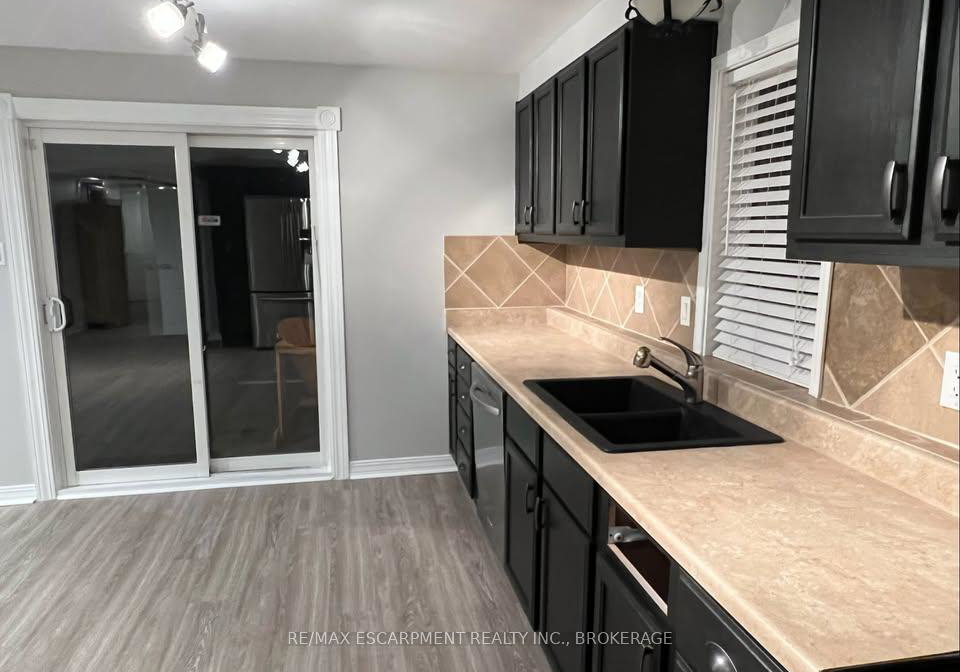 205-dorchester-drive-grimsby-ontario-x12871754