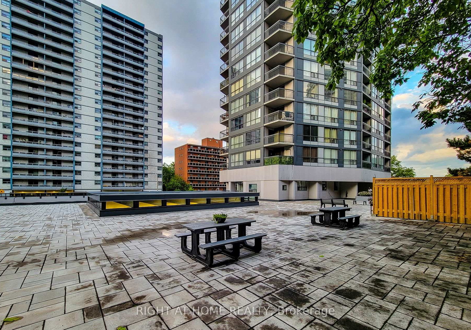 150-charlton-avenue-e-hamilton-ontario-x12873674