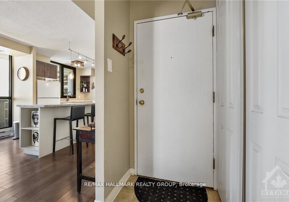200-bay-street-ottawa-ontario-x12873730