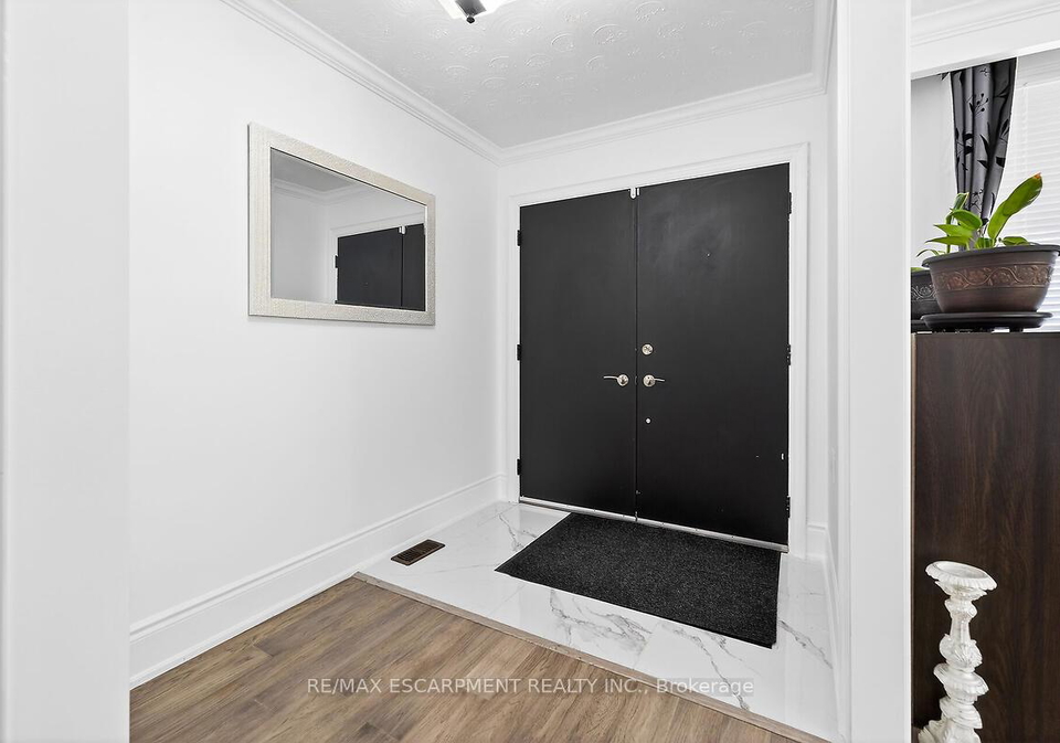 28-tara-court-hamilton-ontario-x12873902