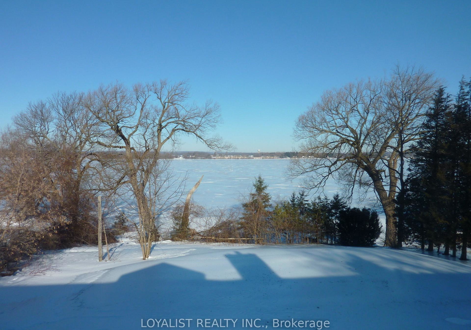 25-redner-lane-prince-edward-county-ontario-x12874702