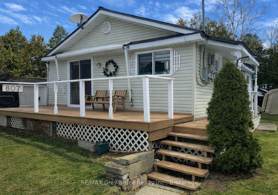 807-3rd-avenue-s-south-bruce-peninsula-ontario-x12874870
