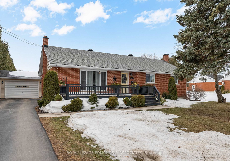 94-oak-street-w-laurentian-valley-ontario-x12875128