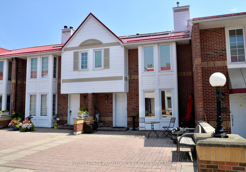1-place-darmes-kingston-ontario-x12875366