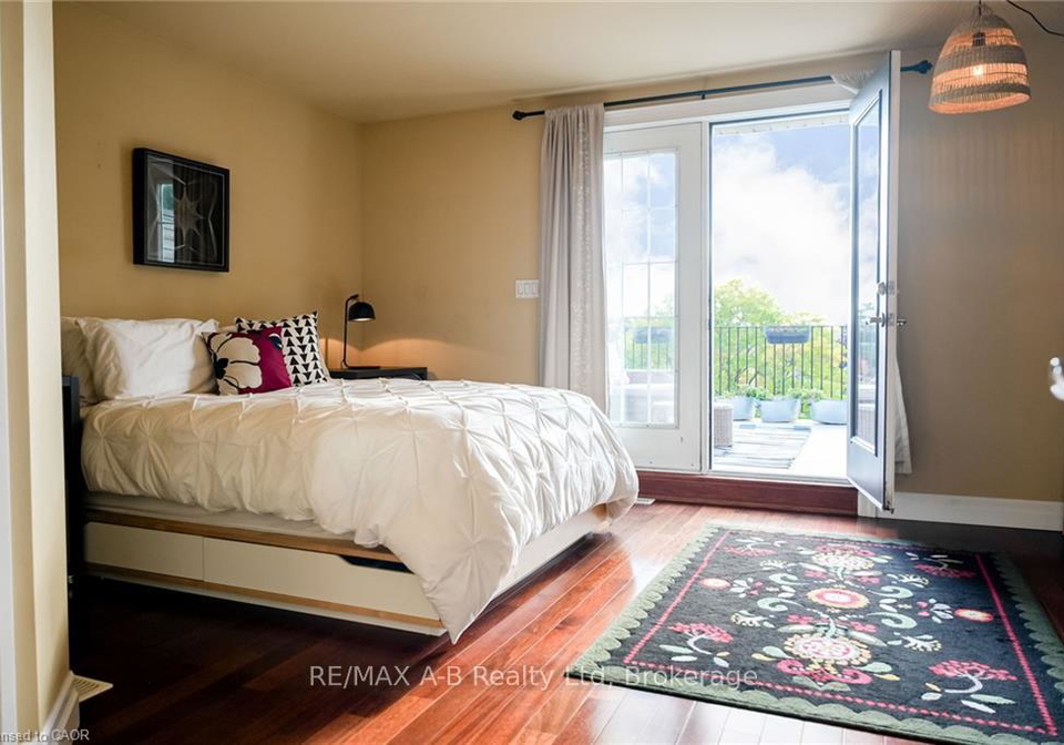 555-king-street-e-kitchener-ontario-x12875630