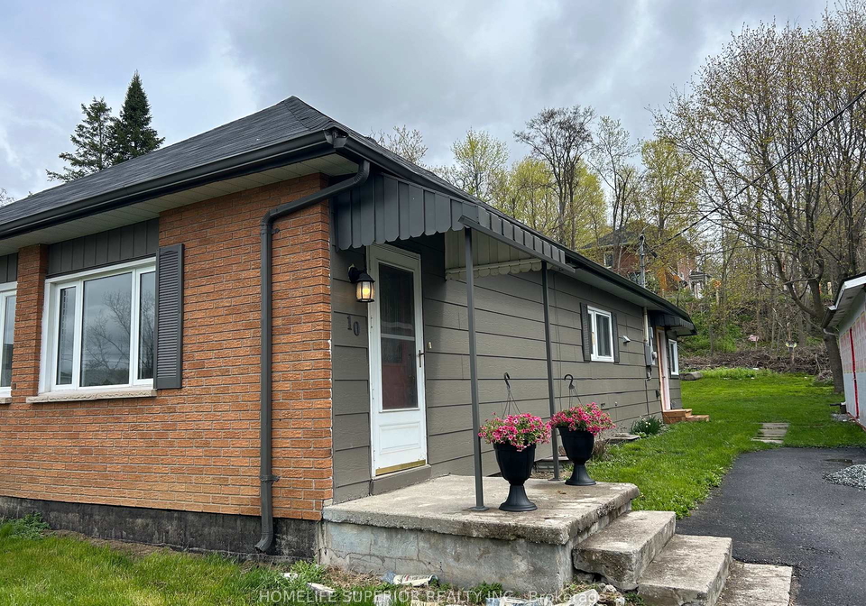 10-main-street-n-marmora-and-lake-ontario-x12876750