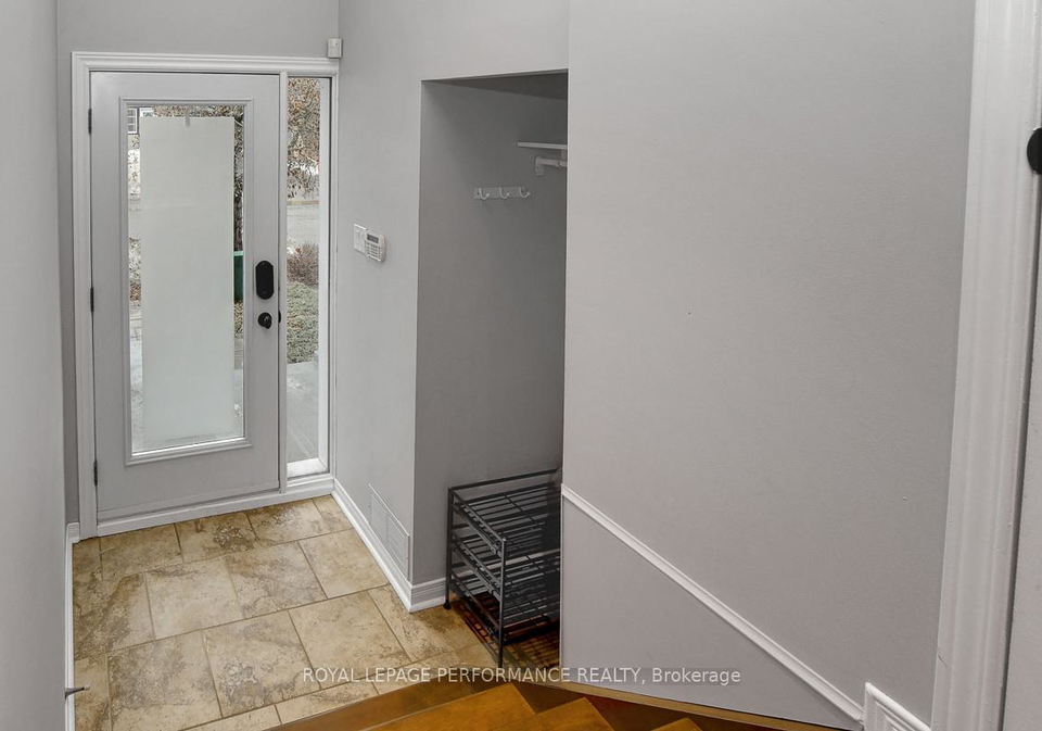 19-columbus-avenue-ottawa-ontario-x12877048