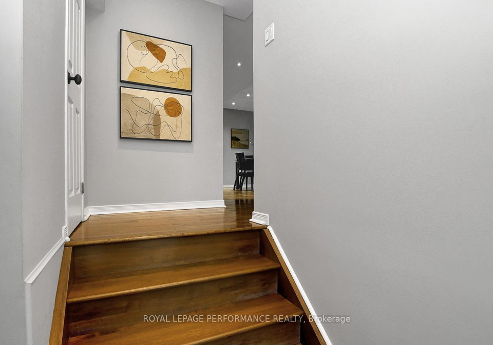 19-columbus-avenue-ottawa-ontario-x12877048