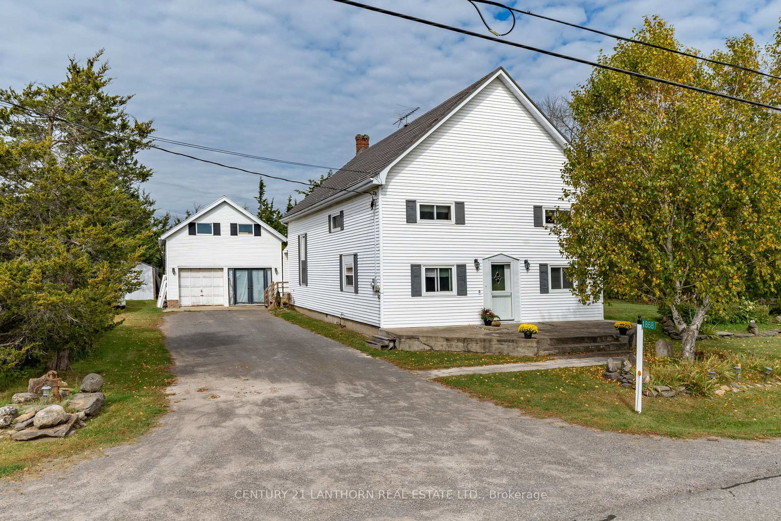 1868-county-road-14-prince-edward-county-ontario-x12877056
