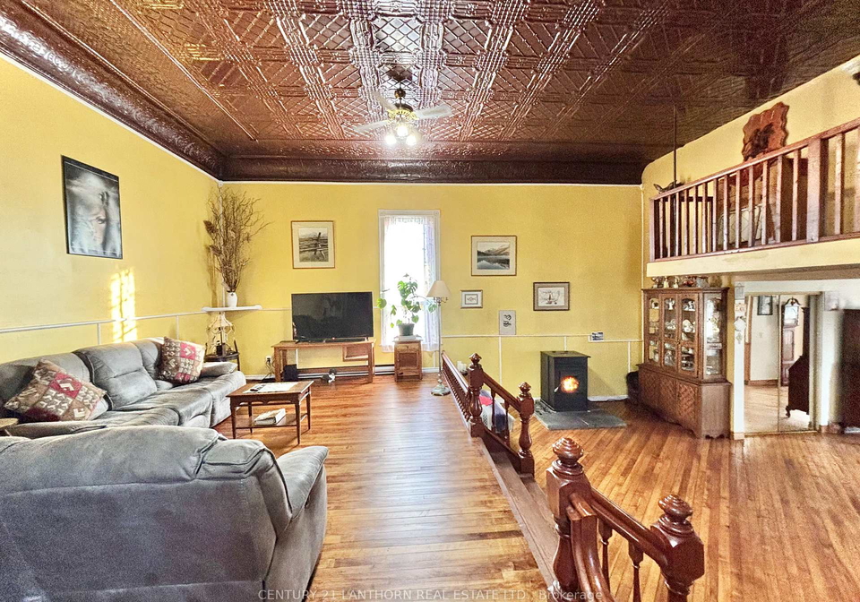 1868-county-road-14-prince-edward-county-ontario-x12877056