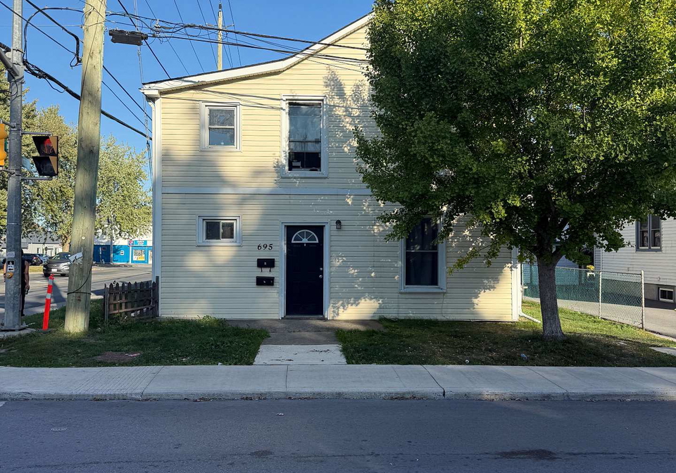 695-victoria-street-kingston-ontario-x12877316