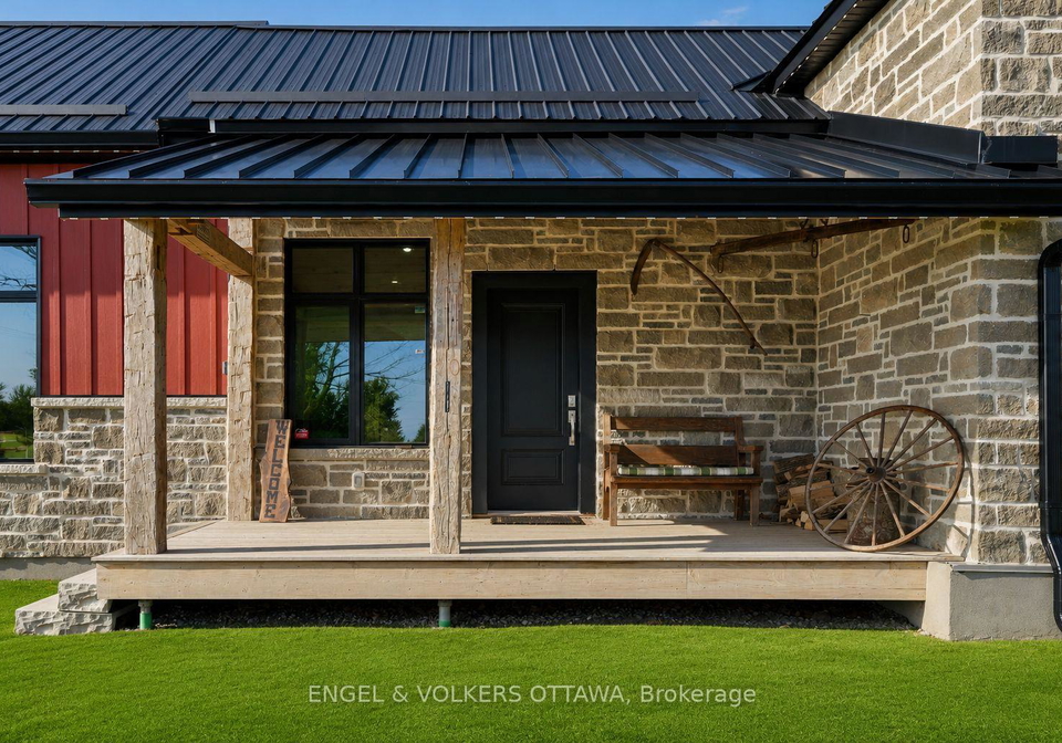 12099-county-38-road-north-dundas-ontario-x12877322