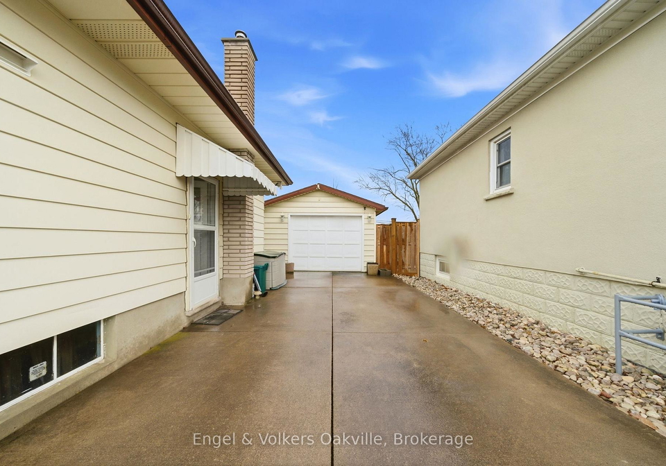 56-bloomfield-avenue-st-catharines-ontario-x12877390