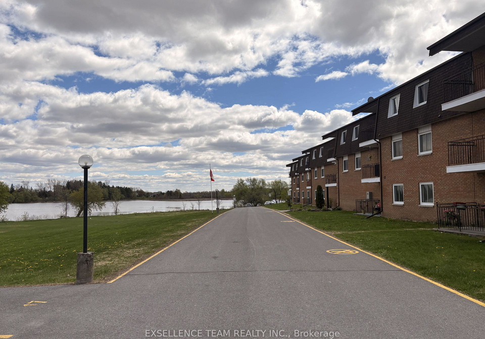 220-kenyon-street-north-glengarry-ontario-x12877406