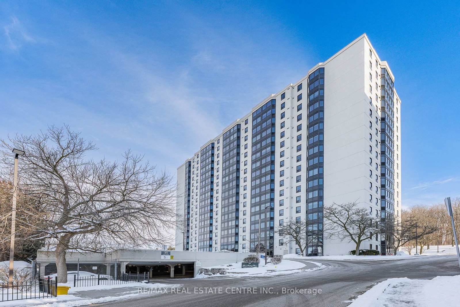 35-green-valley-drive-kitchener-ontario-x12877486