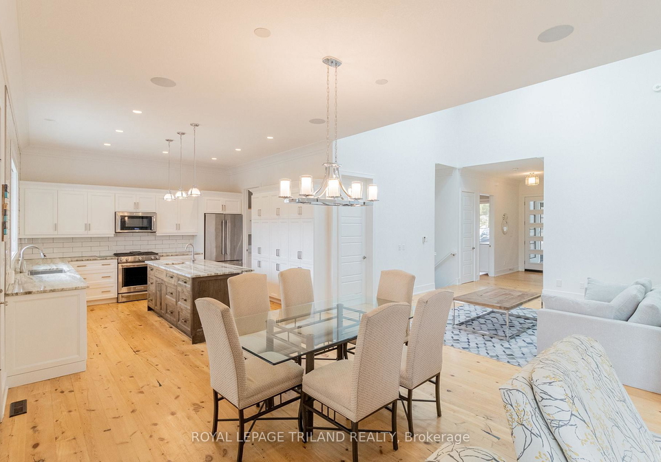 10099-jennison-crescent-lambton-shores-ontario-x12877936