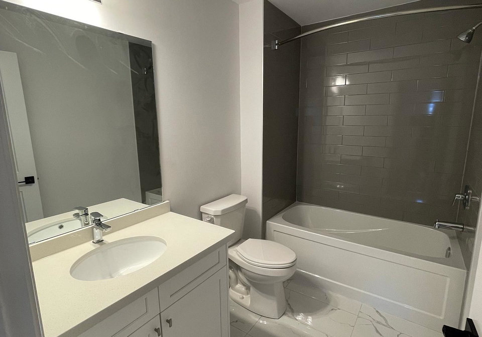 61-soho-street-hamilton-ontario-x12878036